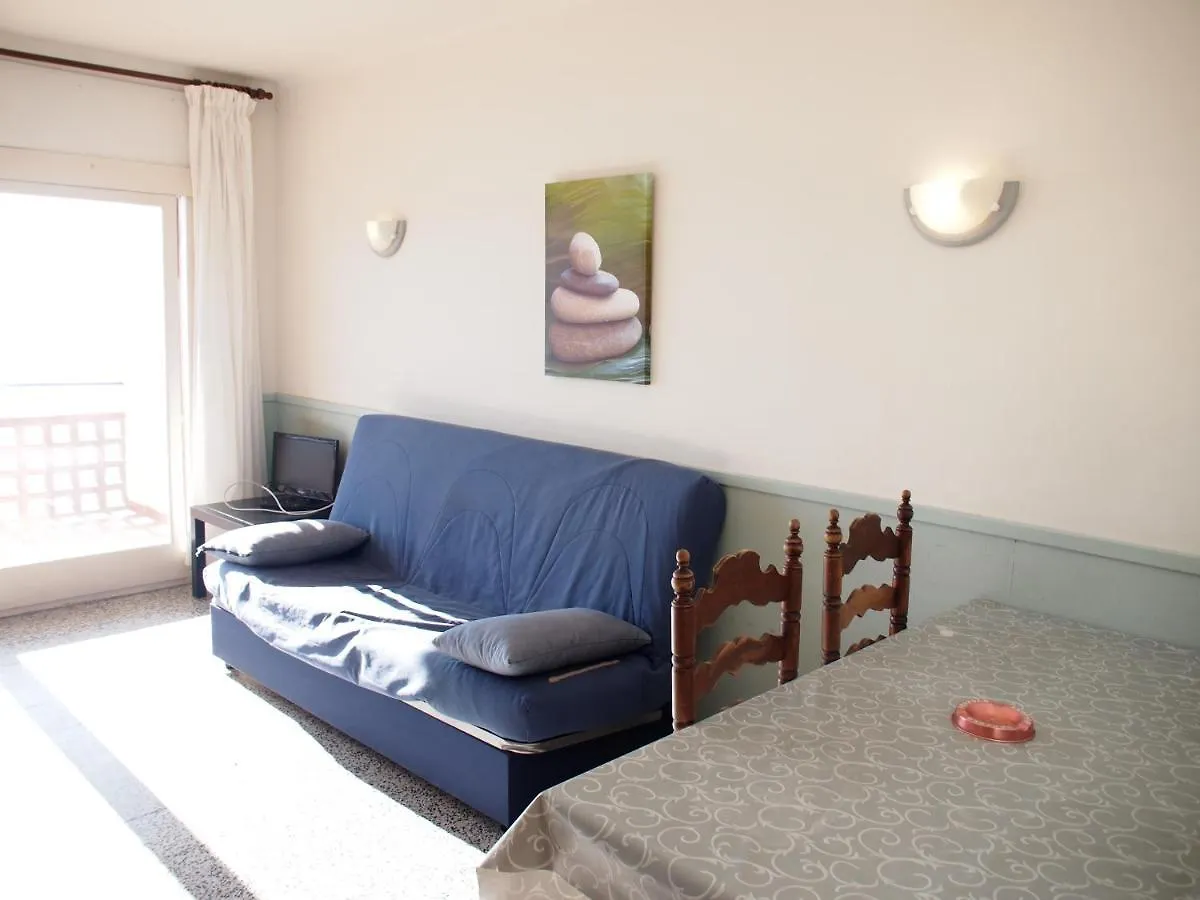 Miramar 22B Apartment Roses
